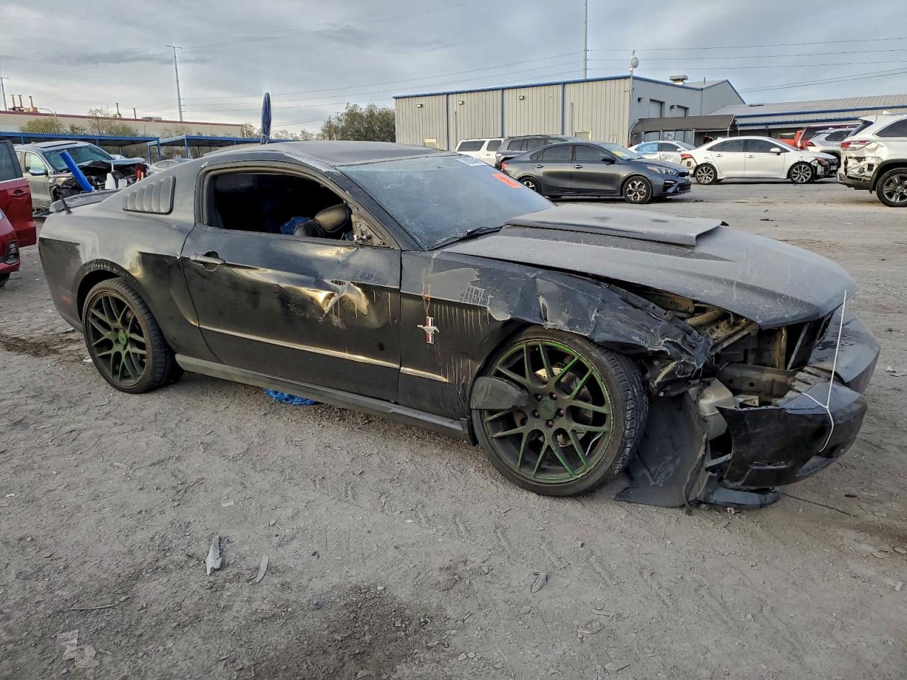 2012 FORD MUSTANG photo 4