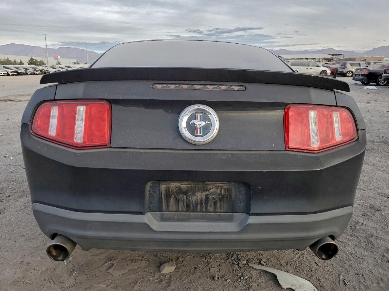 2012 FORD MUSTANG photo 6