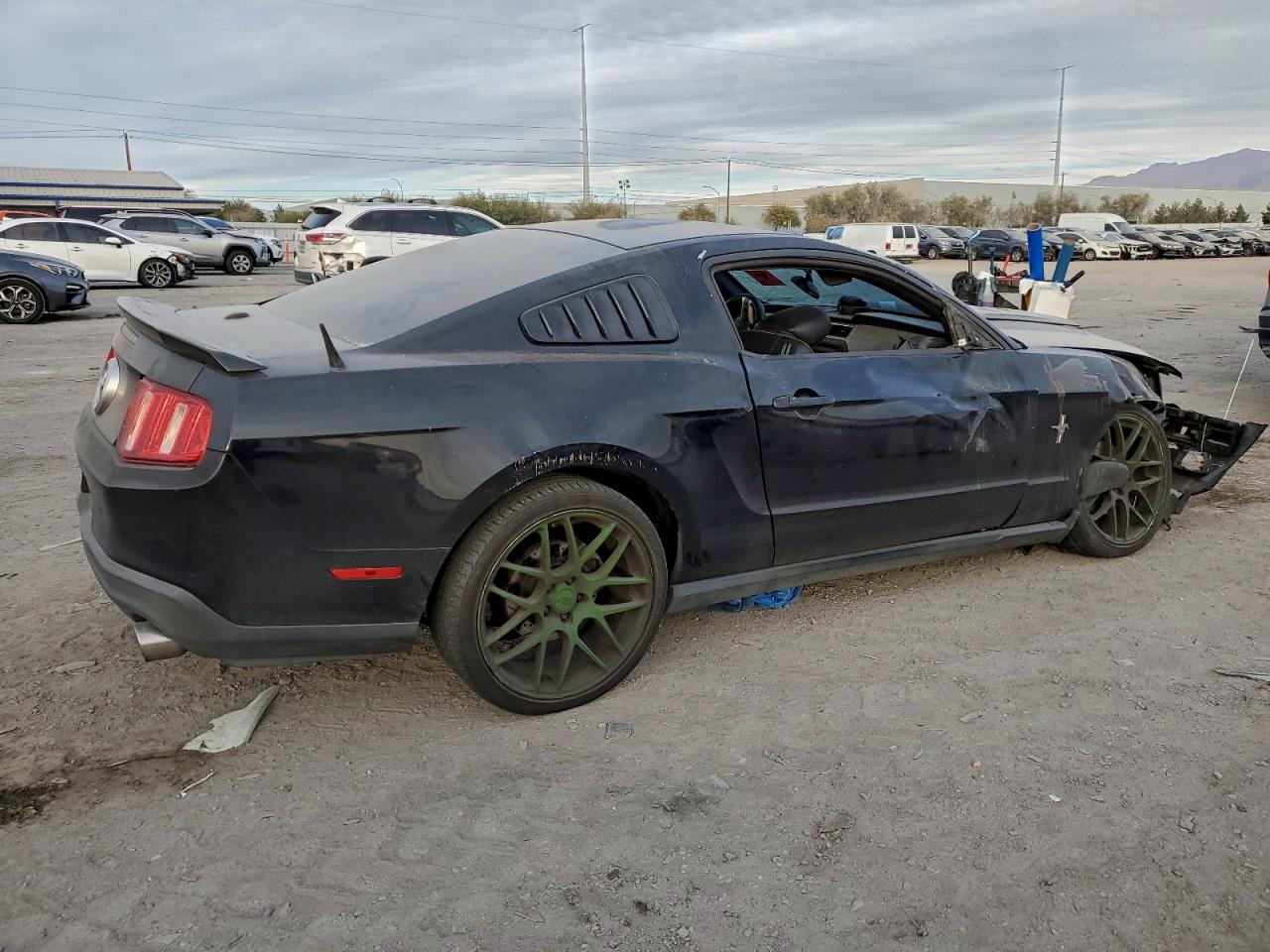 2012 FORD MUSTANG photo 3