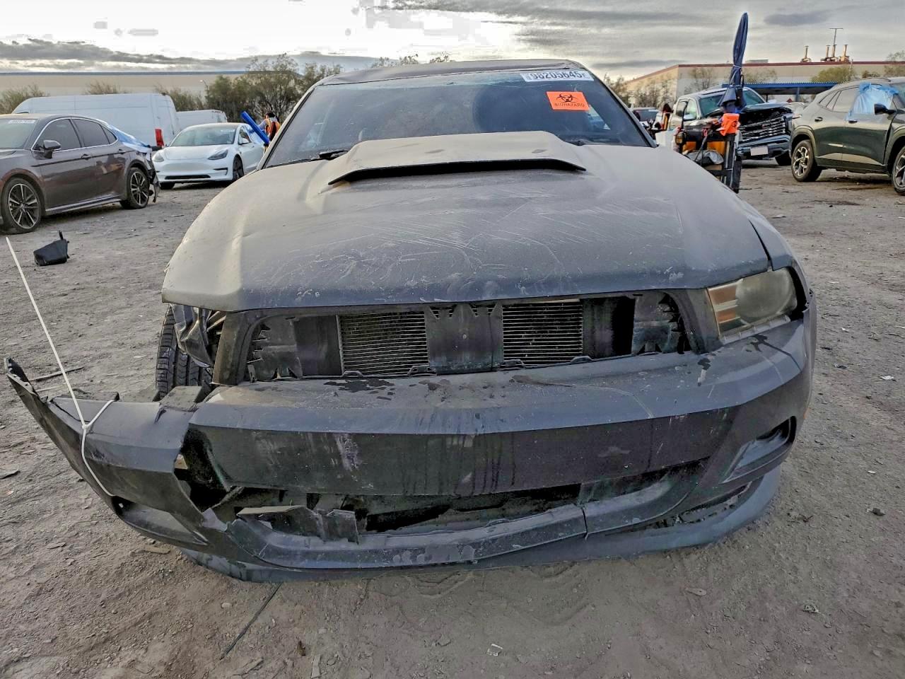 2012 FORD MUSTANG photo 5