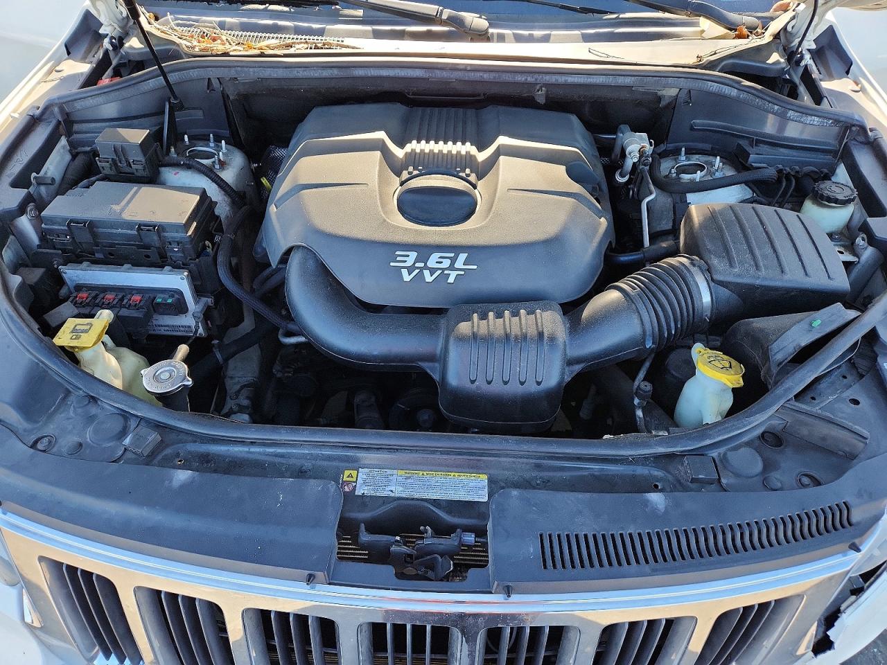 2012 JEEP GRAND CHEROKEE LAREDO photo 12