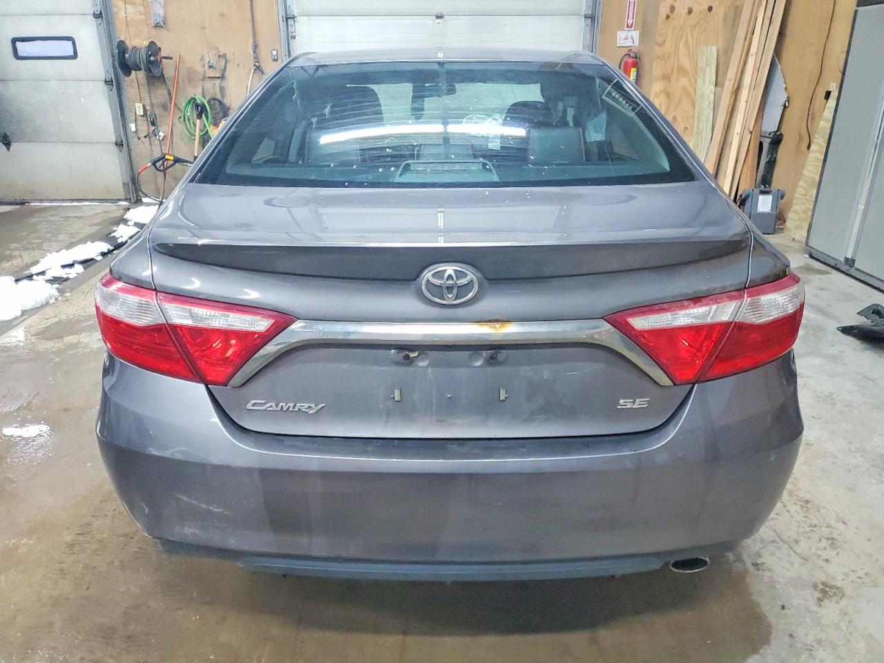2017 TOYOTA CAMRY LE photo 6