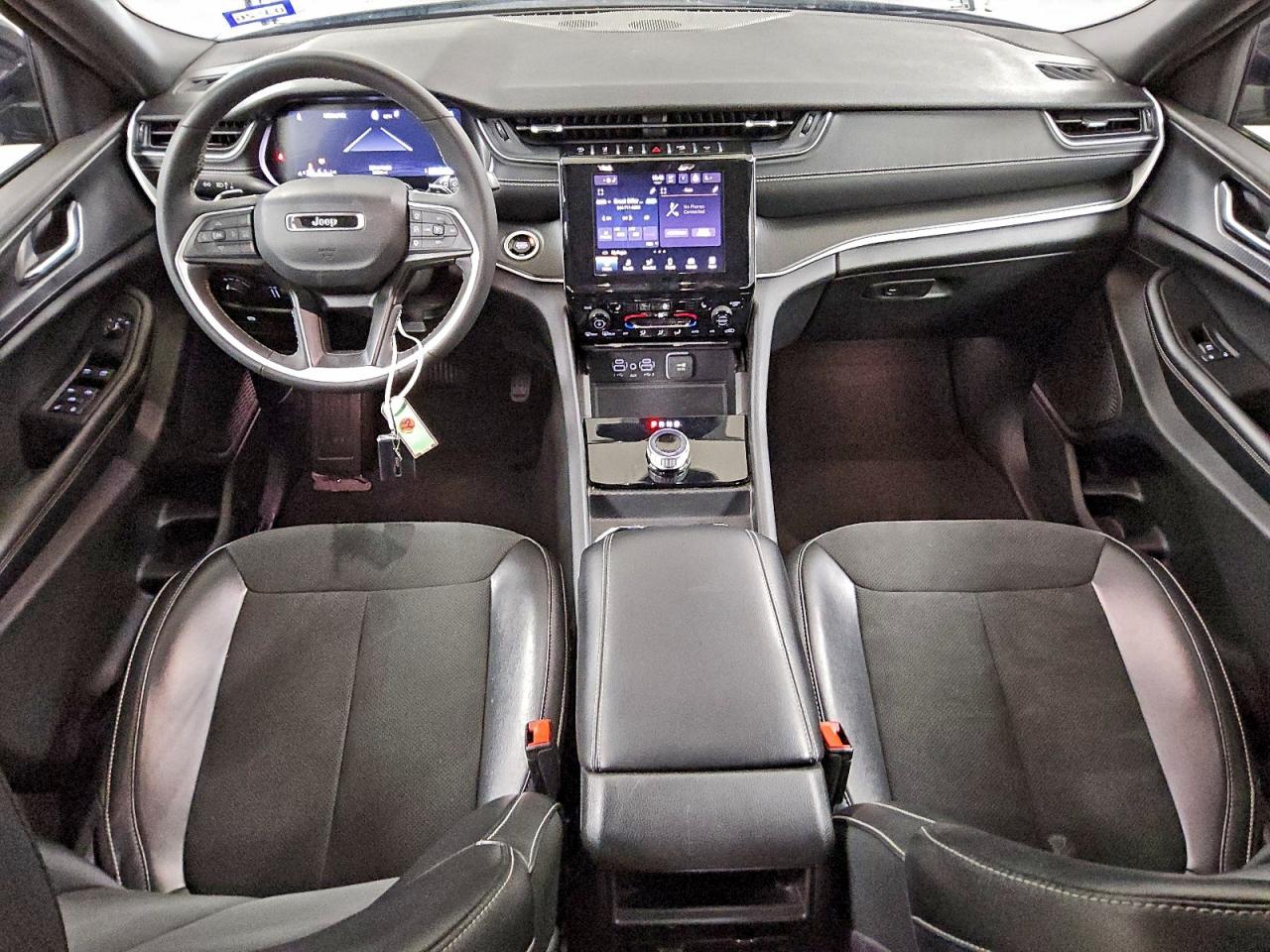 2024 JEEP GRAND CHEROKEE LAREDO photo 8