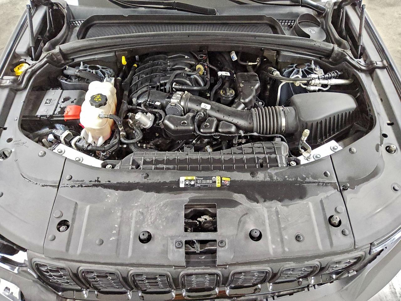 2024 JEEP GRAND CHEROKEE LAREDO photo 12