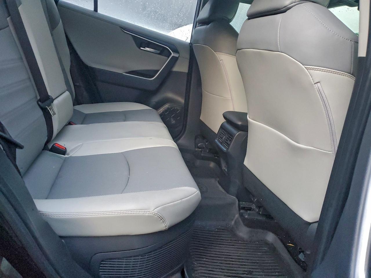 2024 TOYOTA RAV4 LIMITED photo 11