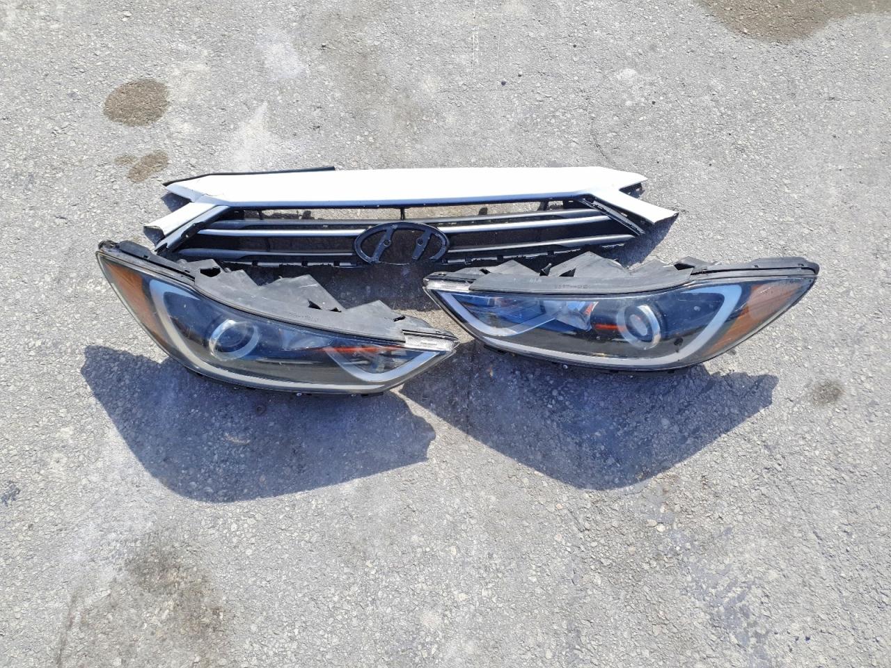 2018 HYUNDAI ELANTRA SEL photo 12