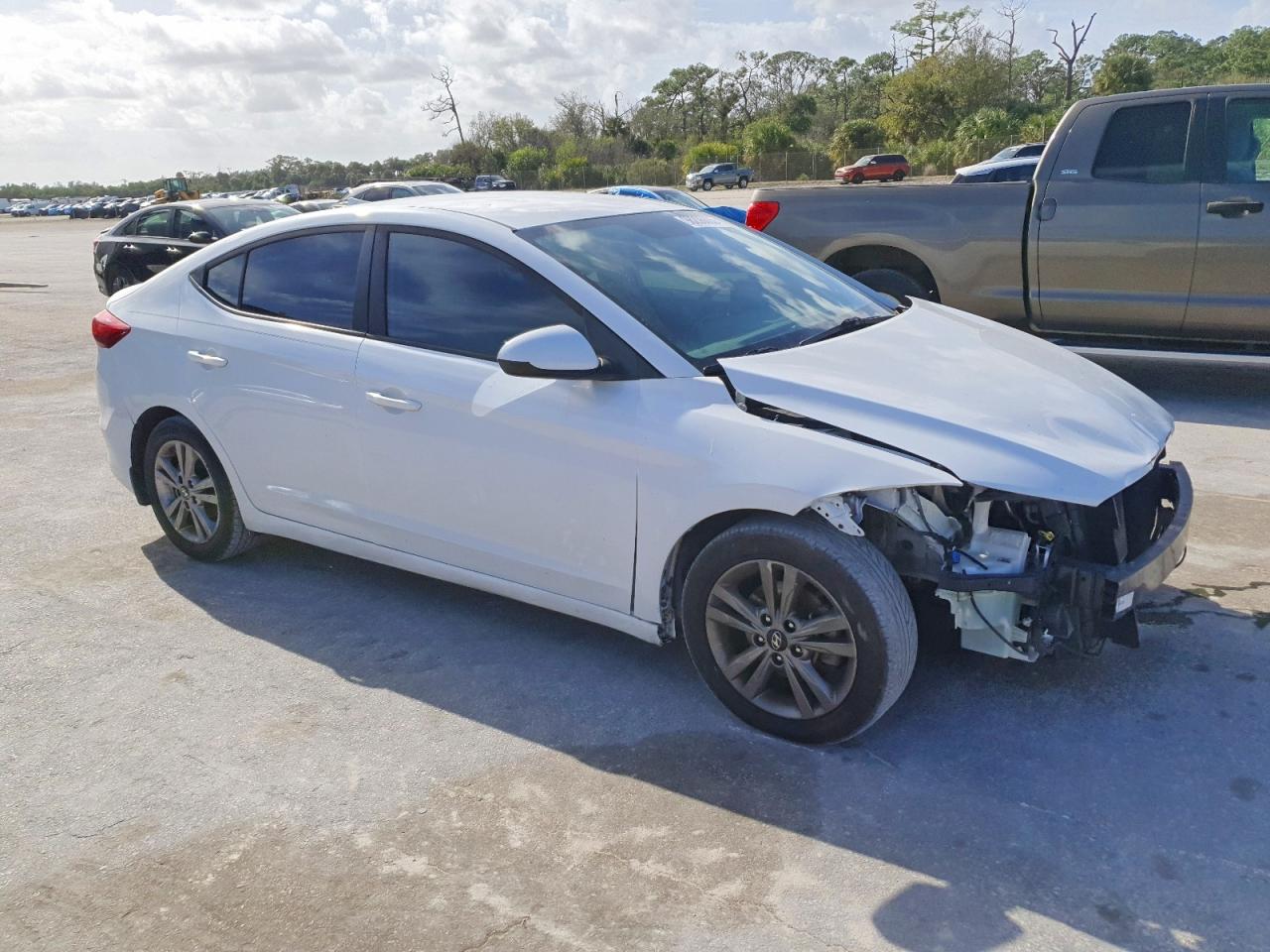 2018 HYUNDAI ELANTRA SEL photo 4