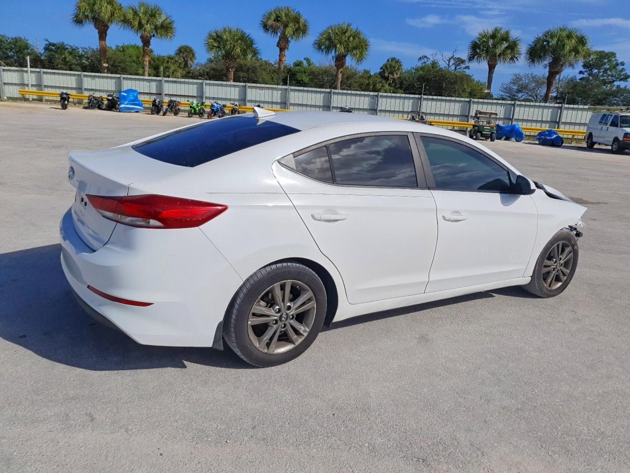 2018 HYUNDAI ELANTRA SEL photo 3
