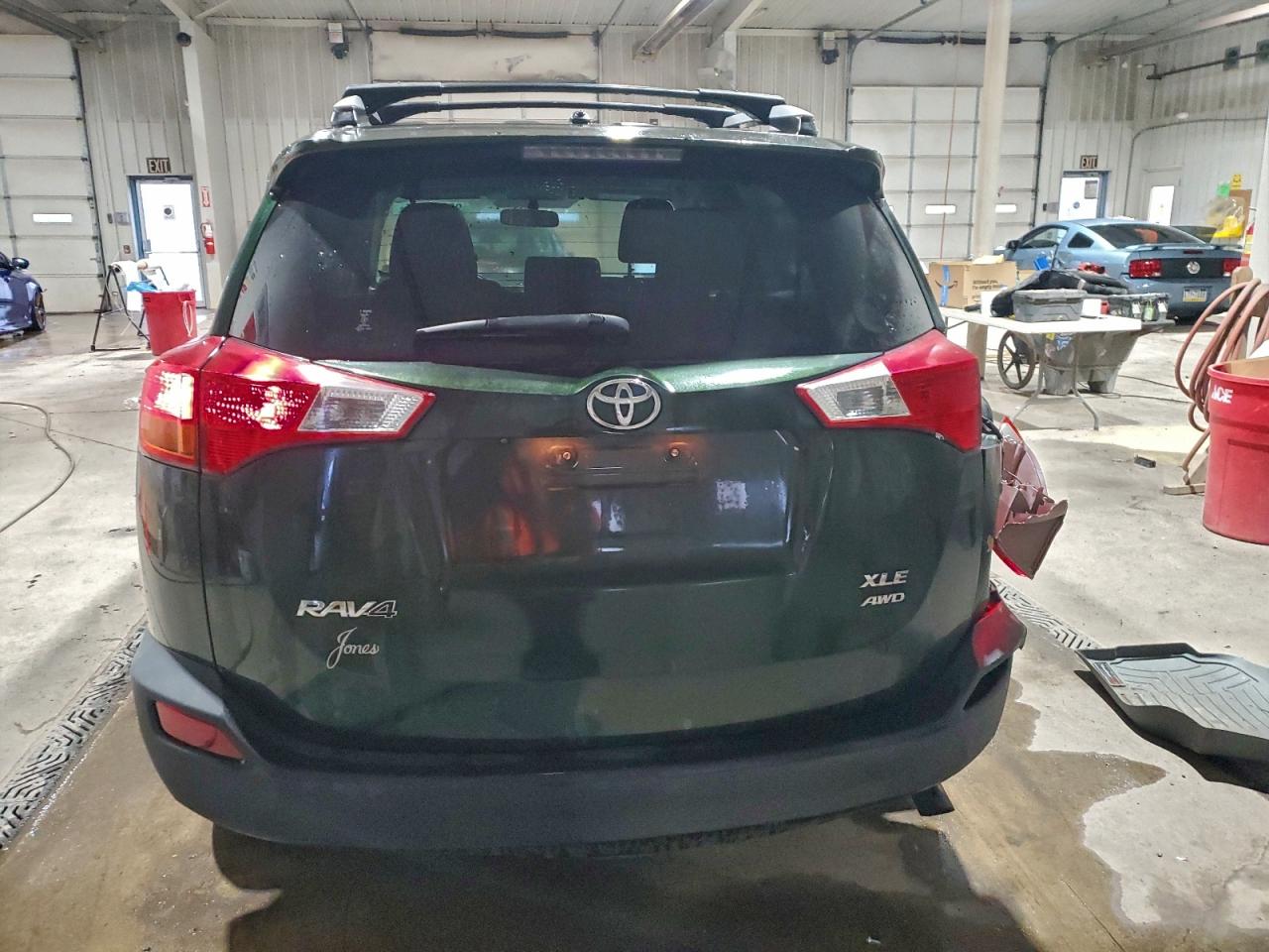 2013 TOYOTA RAV4 XLE photo 6