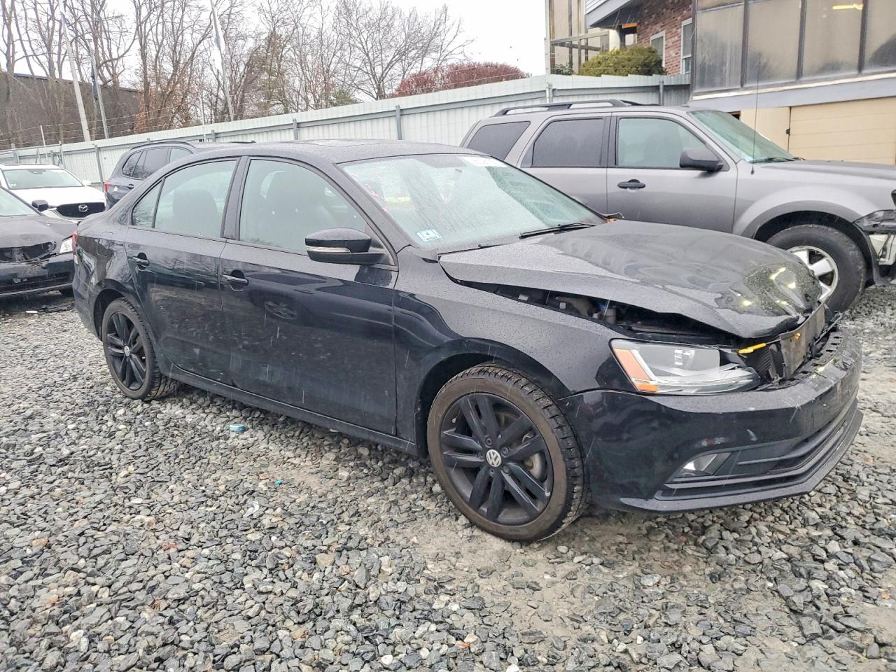 2018 VOLKSWAGEN JETTA SPORT photo 4