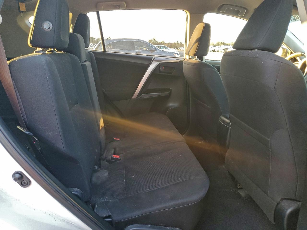 2016 TOYOTA RAV4 LE photo 11