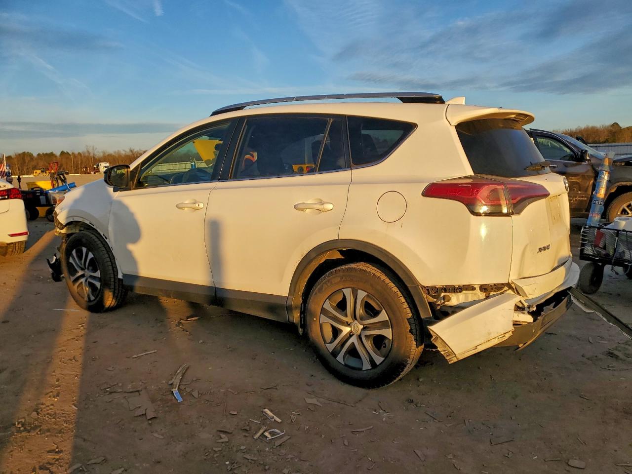 2016 TOYOTA RAV4 LE photo 2