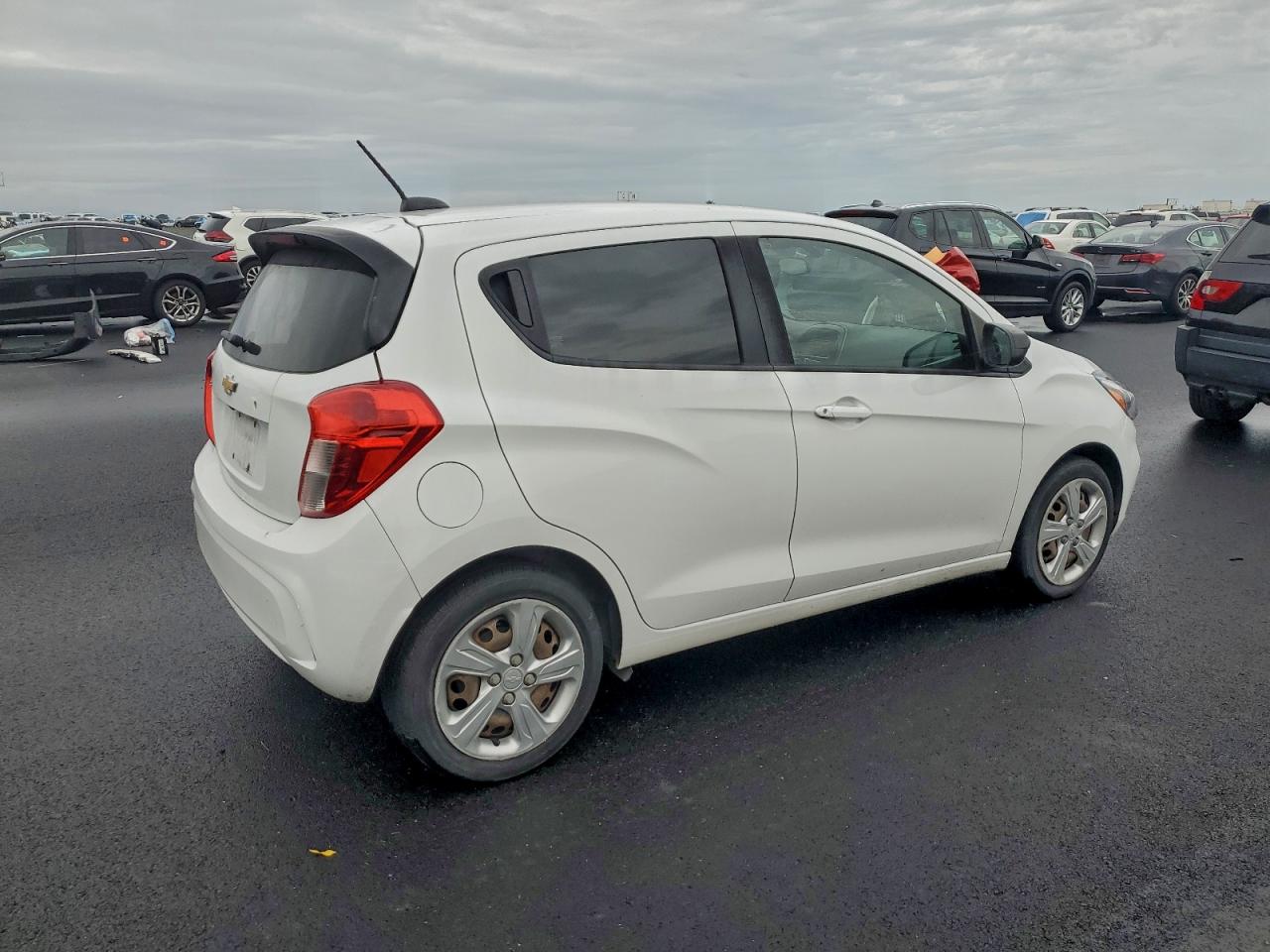 2019 CHEVROLET SPARK LS photo 3