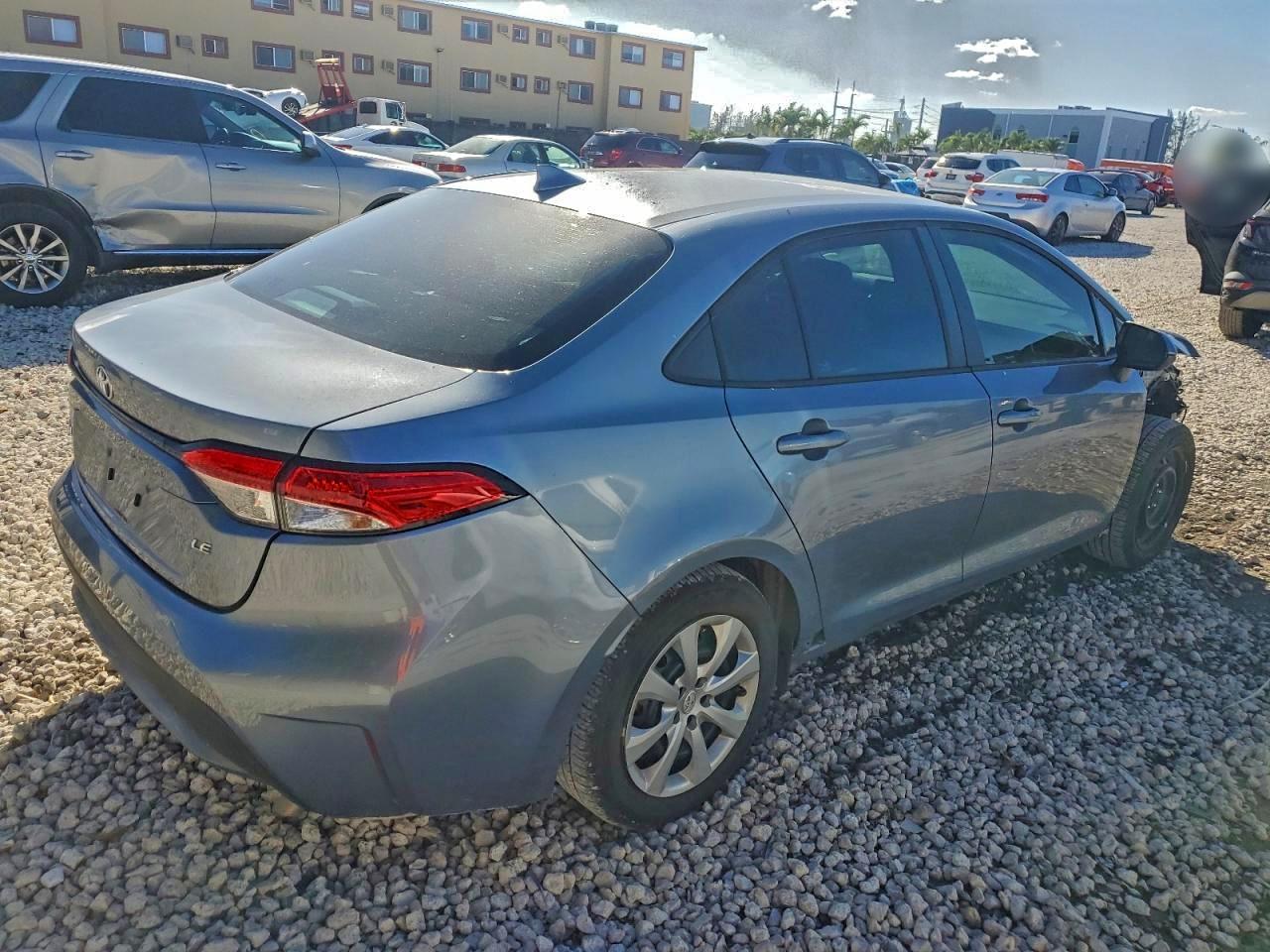 2022 TOYOTA COROLLA LE photo 3