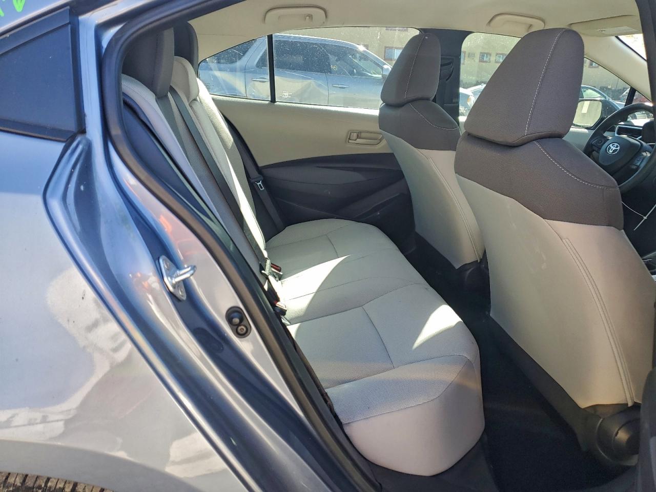 2022 TOYOTA COROLLA LE photo 10