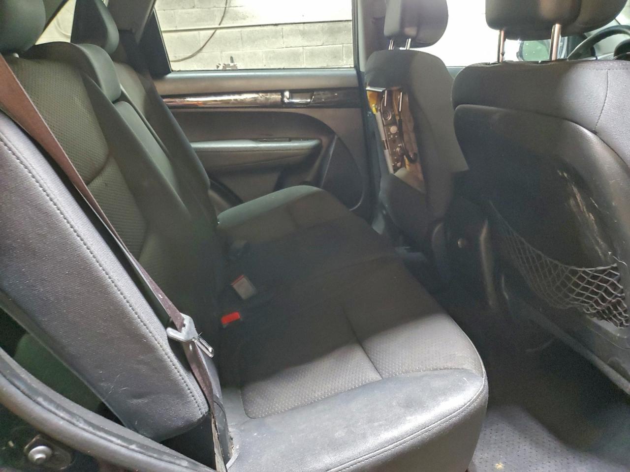 2011 KIA SORENTO BASE photo 11