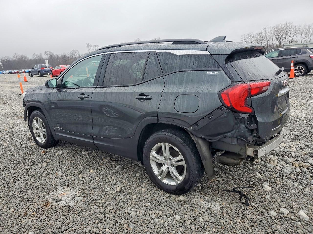 2019 GMC TERRAIN SLE photo 2