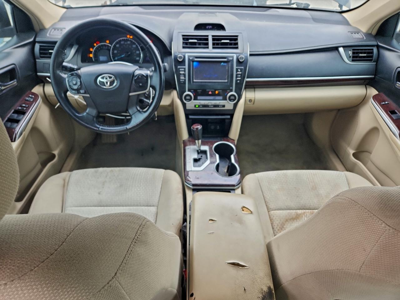 2014 TOYOTA CAMRY XLE photo 8