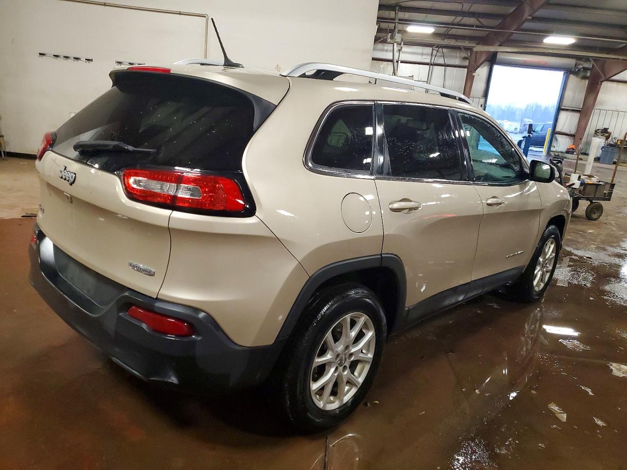 2015 JEEP CHEROKEE LATITUDE photo 3