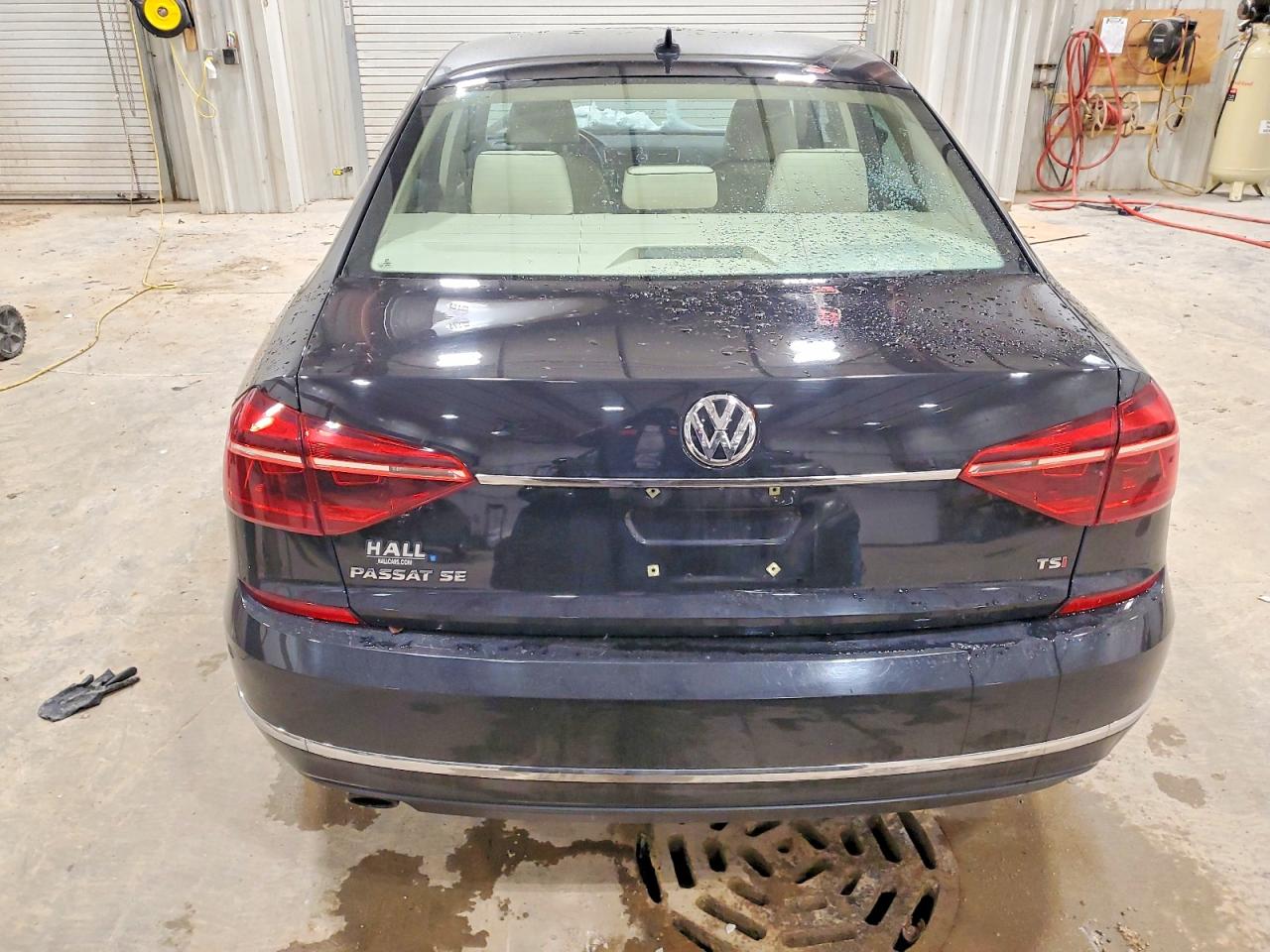 2017 VOLKSWAGEN PASSAT SE photo 6