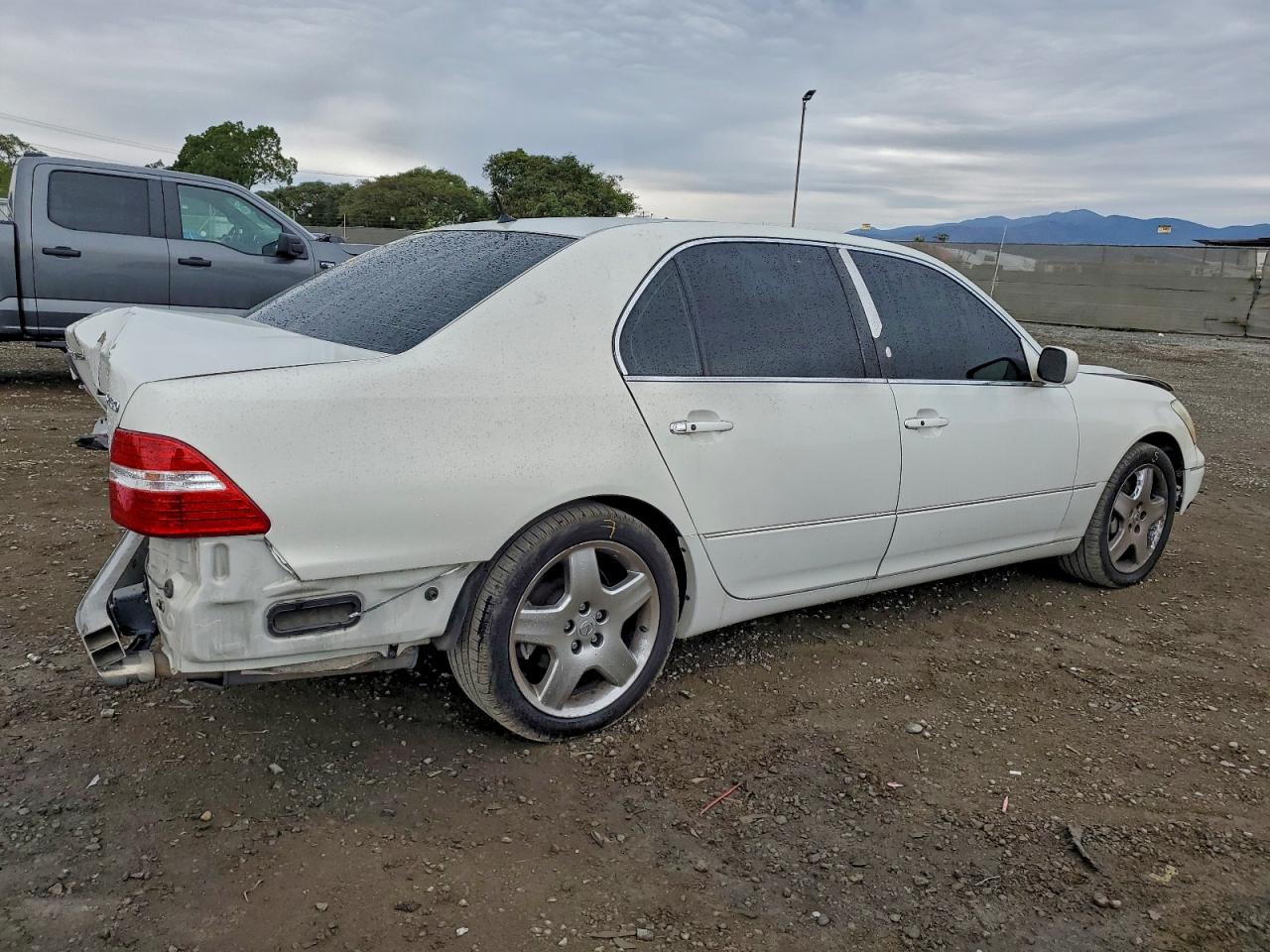 2005 LEXUS LS 430 photo 3