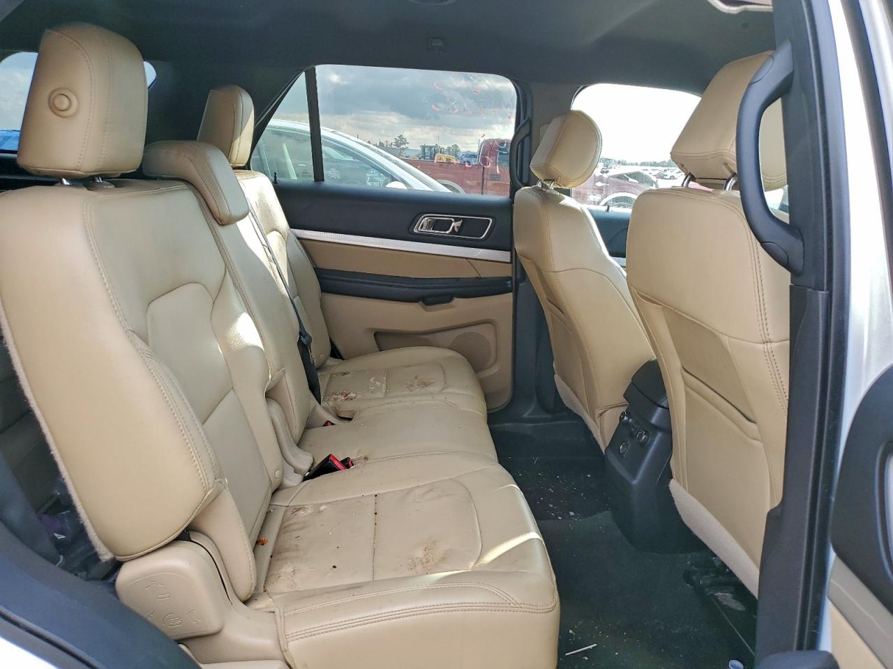 2016 FORD EXPLORER XLT photo 11
