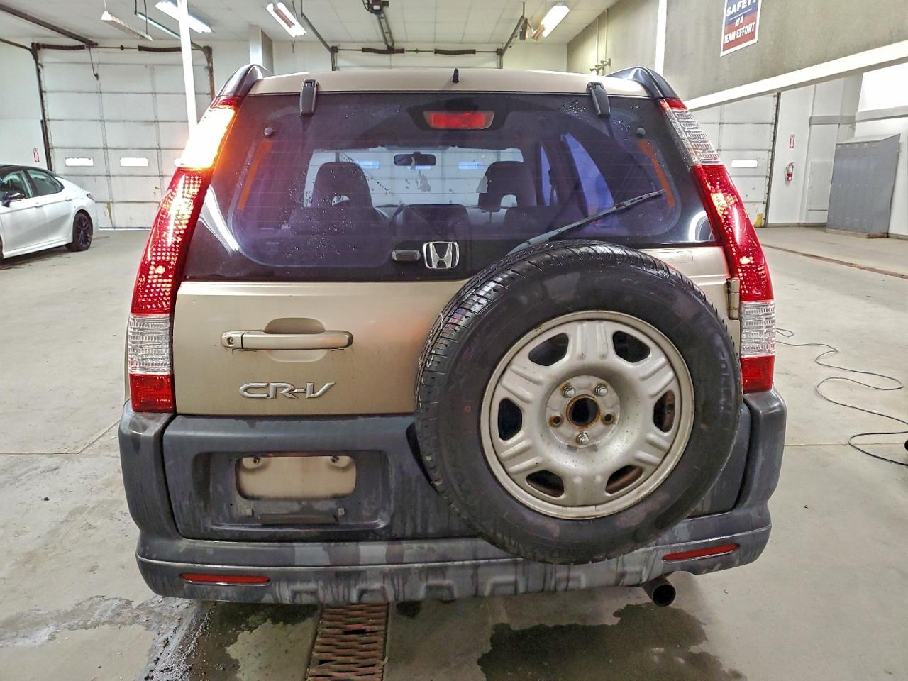 2005 HONDA CR-V LX photo 6