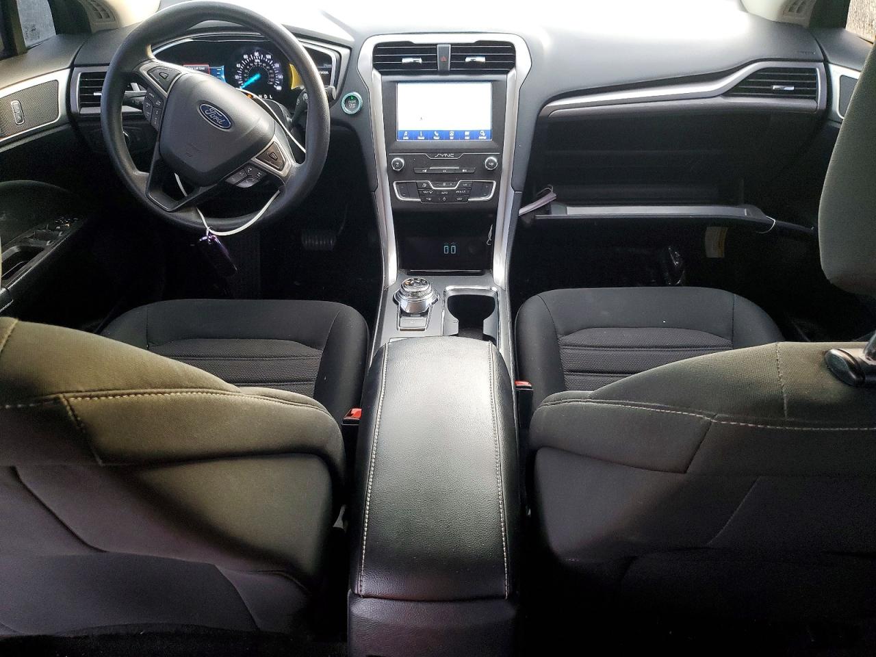 2020 FORD FUSION SE photo 8