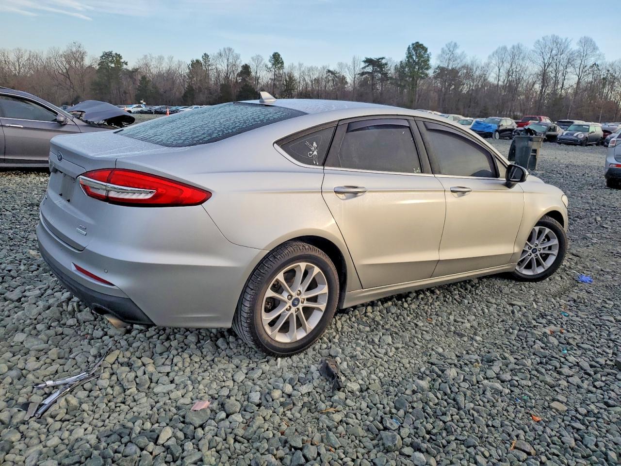 2020 FORD FUSION SE photo 3