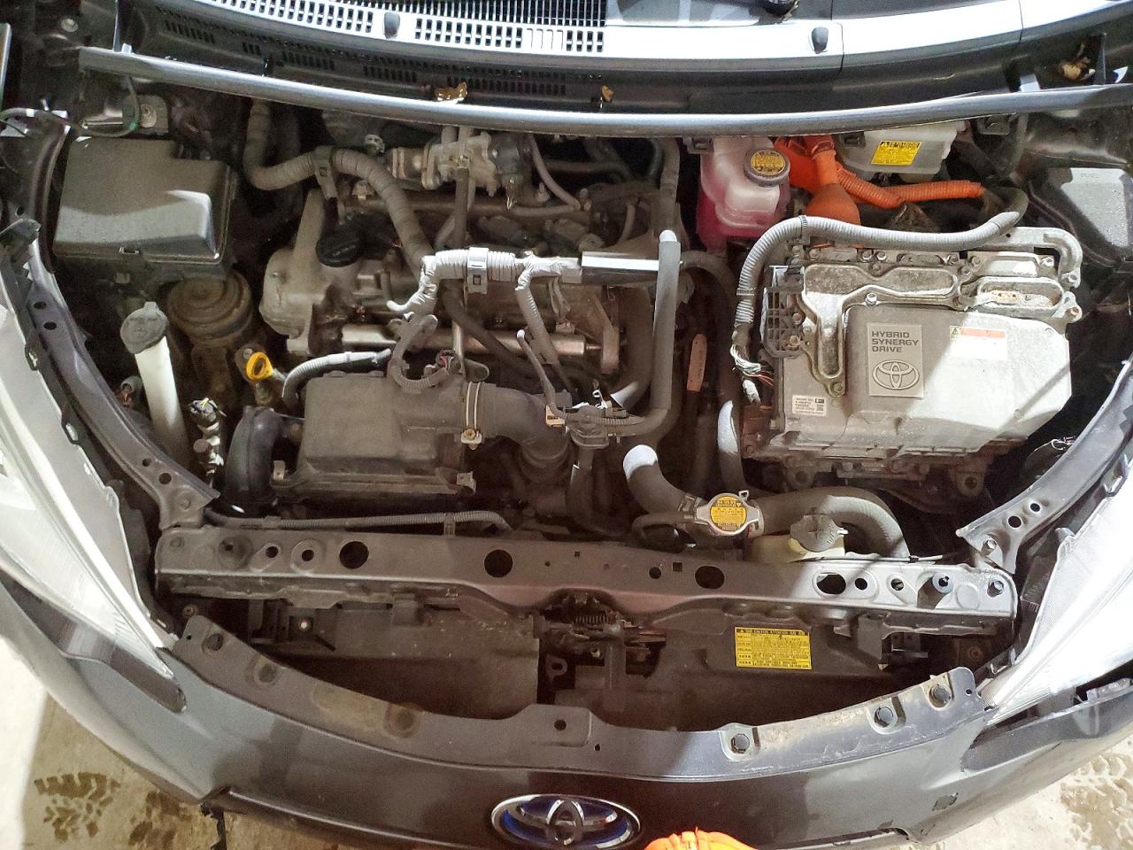 2012 TOYOTA PRIUS C photo 11