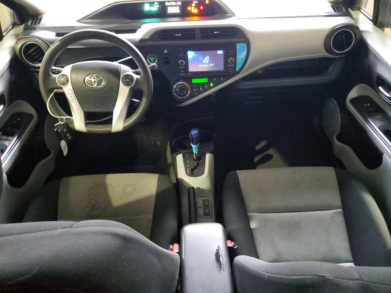 2012 TOYOTA PRIUS C photo 8