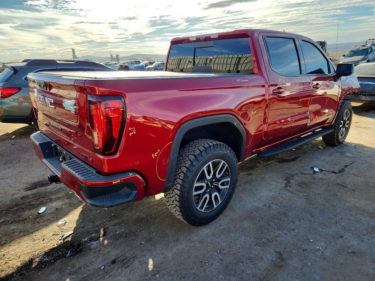 2025 GMC SIERRA K1500 AT4 photo 3