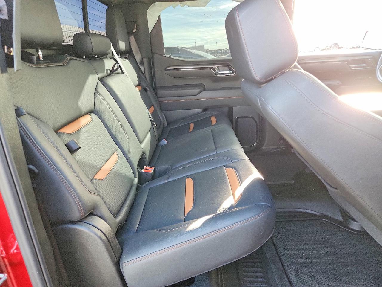 2025 GMC SIERRA K1500 AT4 photo 10