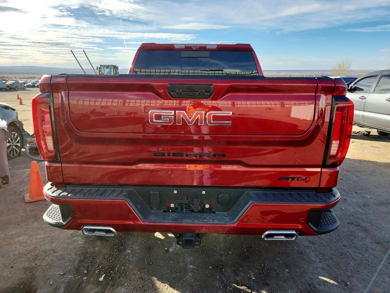 2025 GMC SIERRA K1500 AT4 photo 6