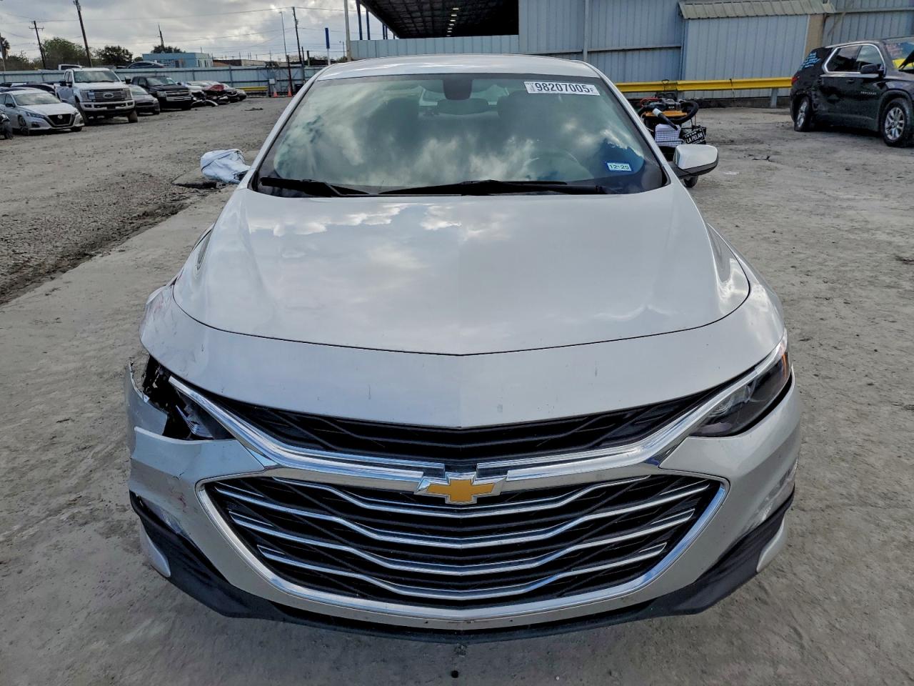 2022 CHEVROLET MALIBU LT photo 5