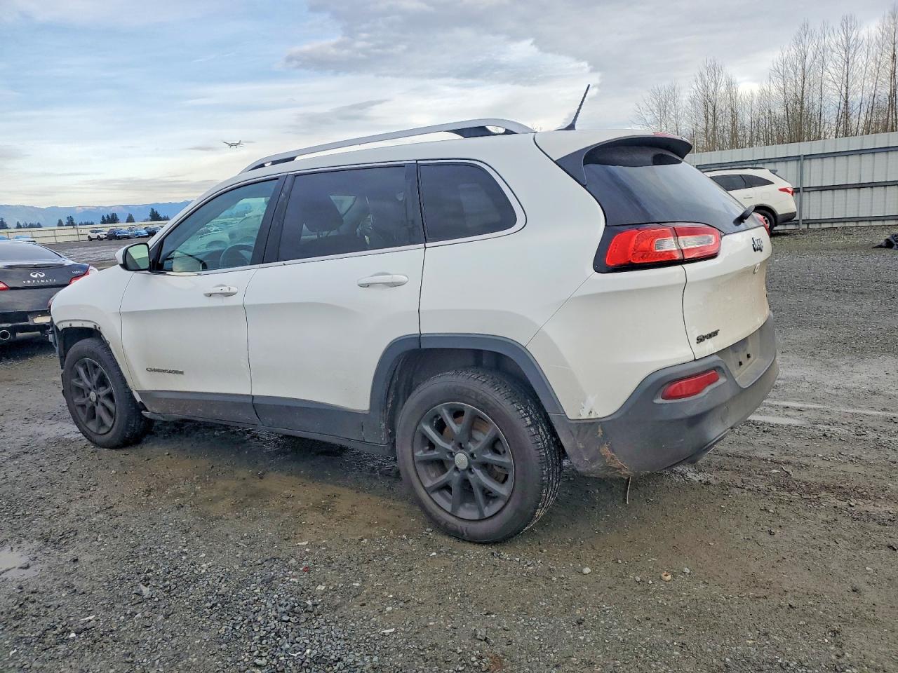 2014 JEEP CHEROKEE LATITUDE photo 2