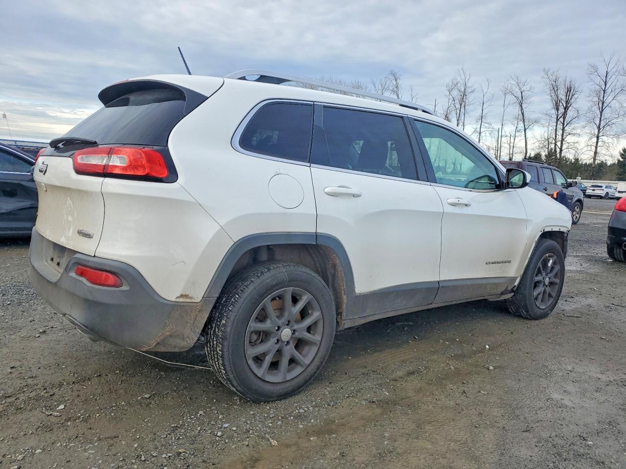 2014 JEEP CHEROKEE LATITUDE photo 3