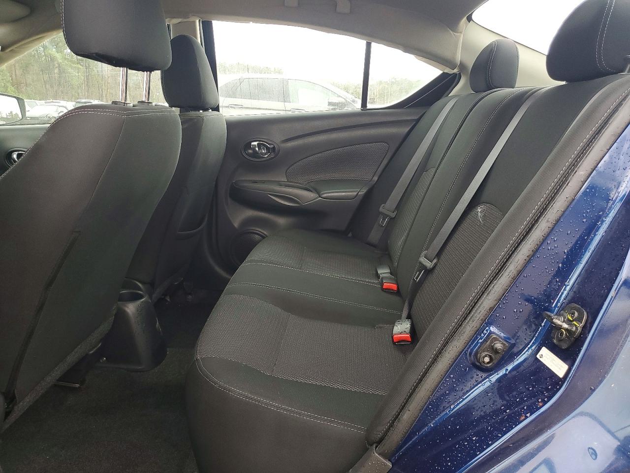 2018 NISSAN VERSA S photo 10