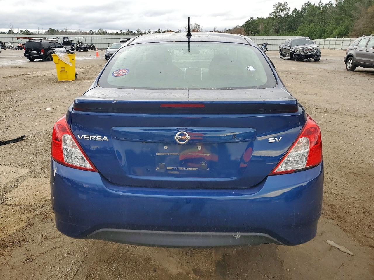 2018 NISSAN VERSA S photo 6