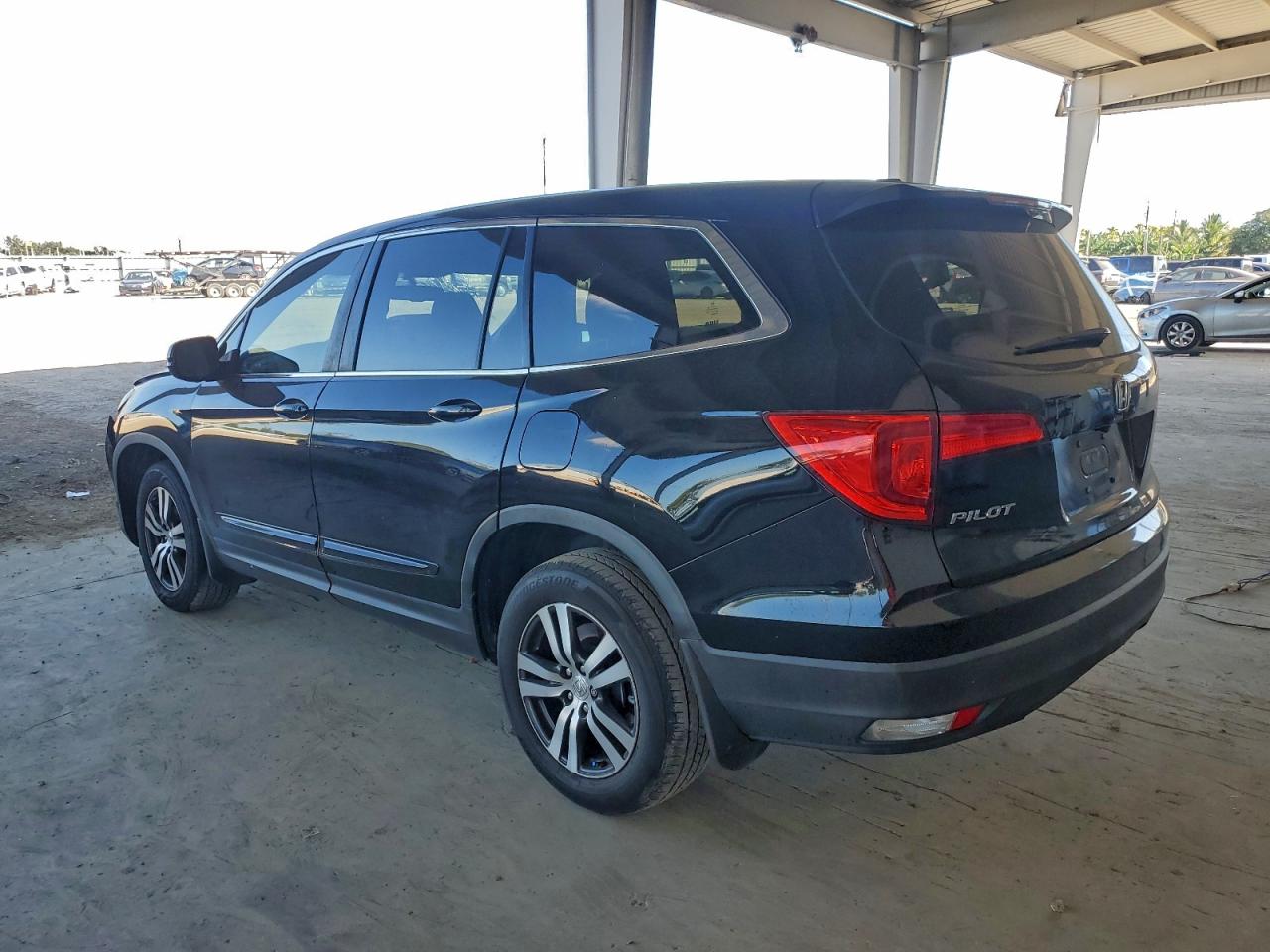 2016 HONDA PILOT EXL photo 2