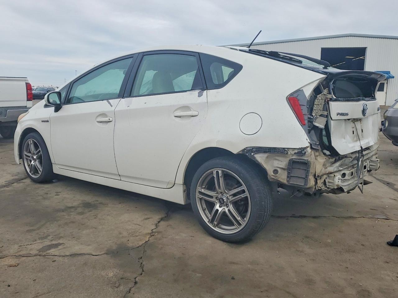 2010 TOYOTA PRIUS photo 2