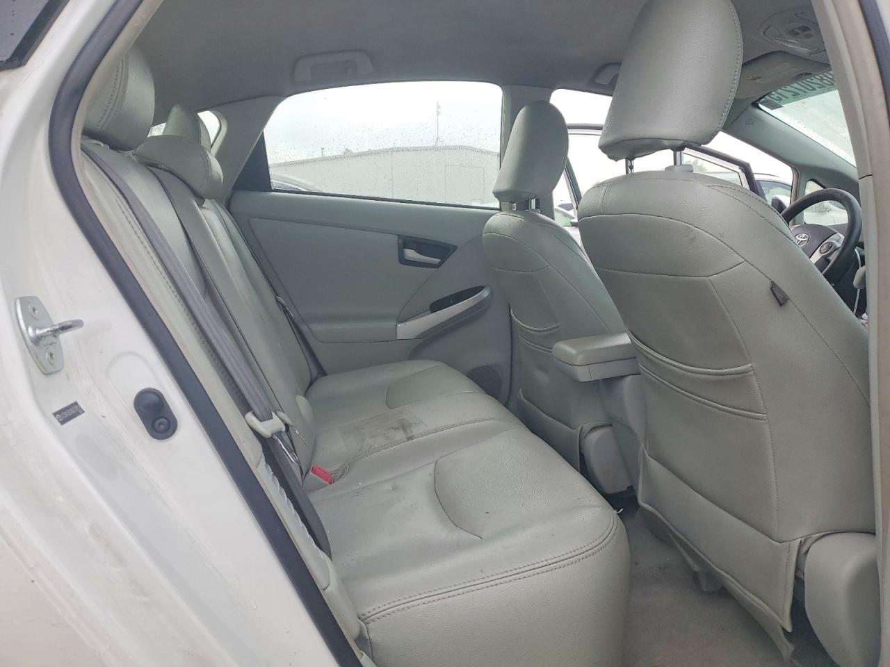 2010 TOYOTA PRIUS photo 10
