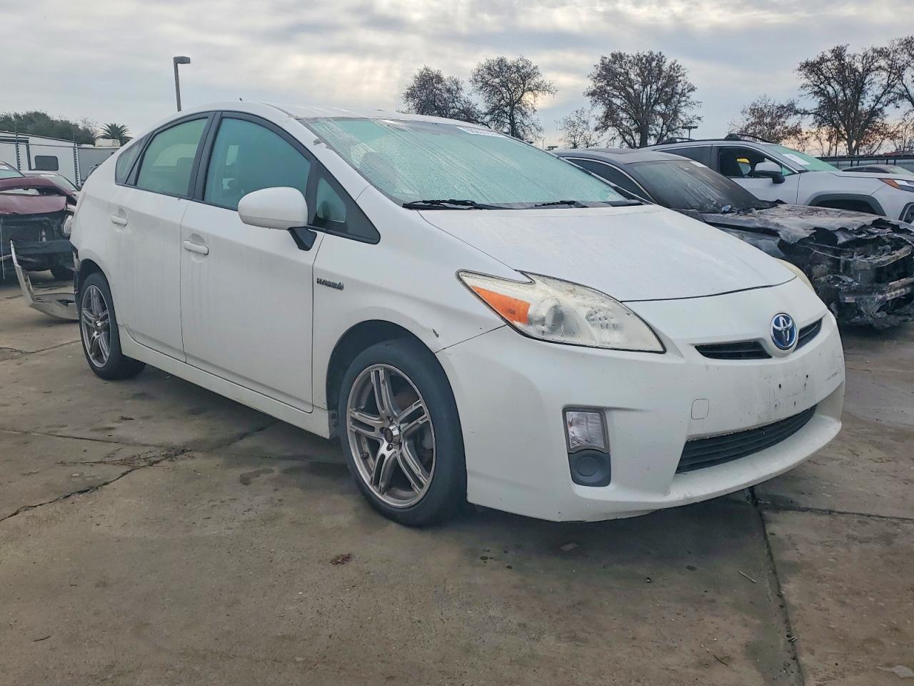 2010 TOYOTA PRIUS photo 4