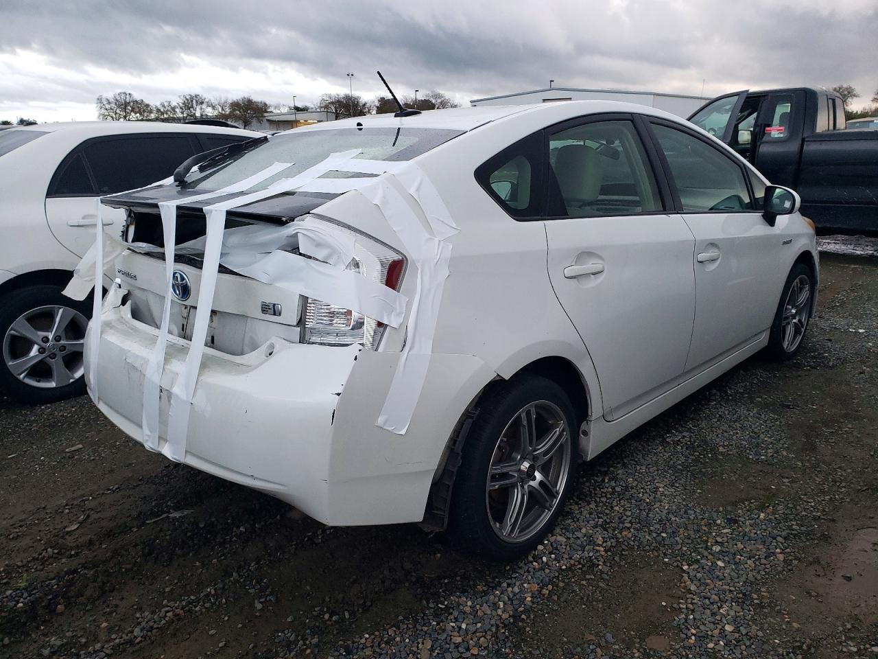 2010 TOYOTA PRIUS photo 3