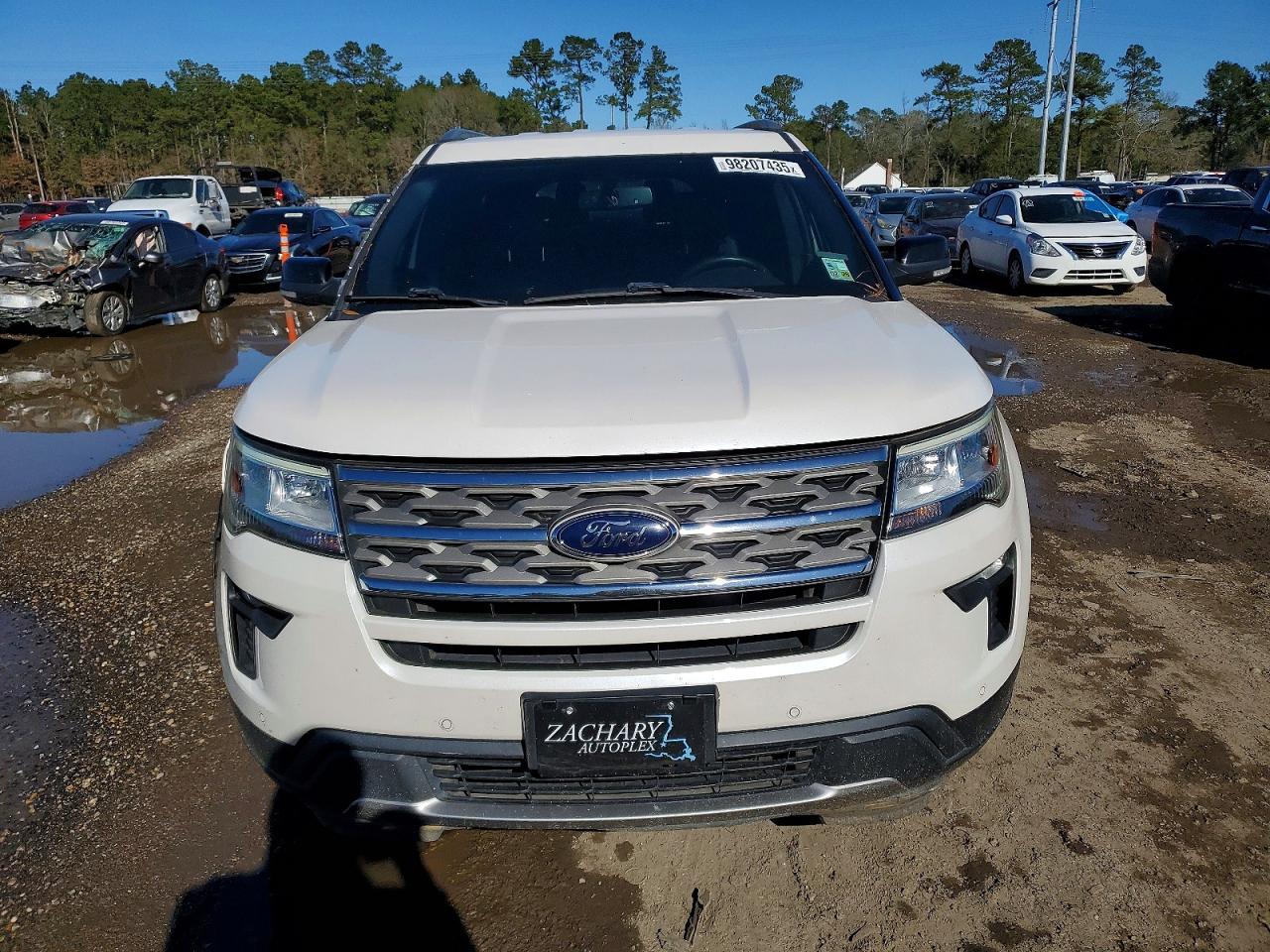 2018 FORD EXPLORER XLT photo 5