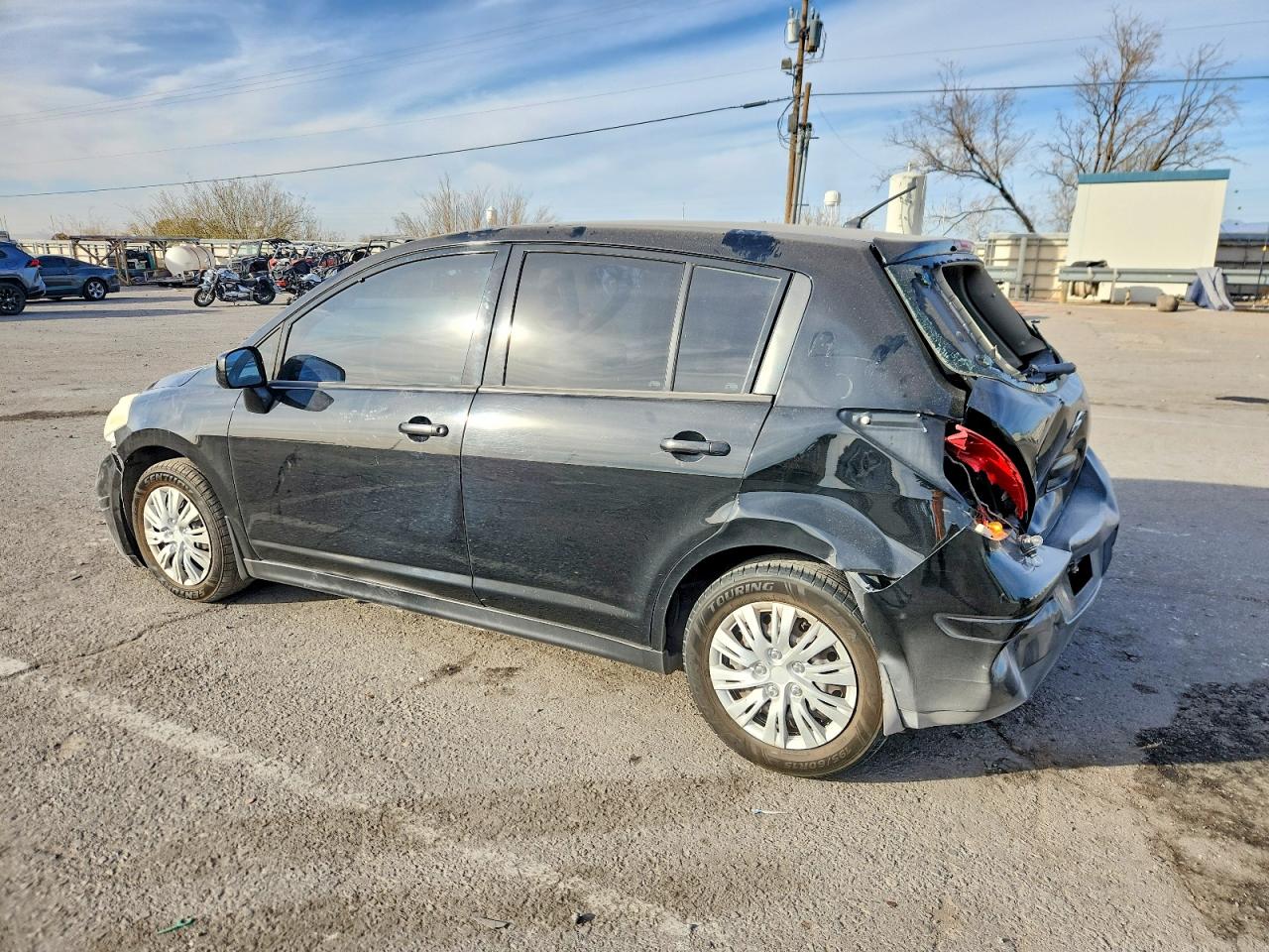 2011 NISSAN VERSA S photo 2
