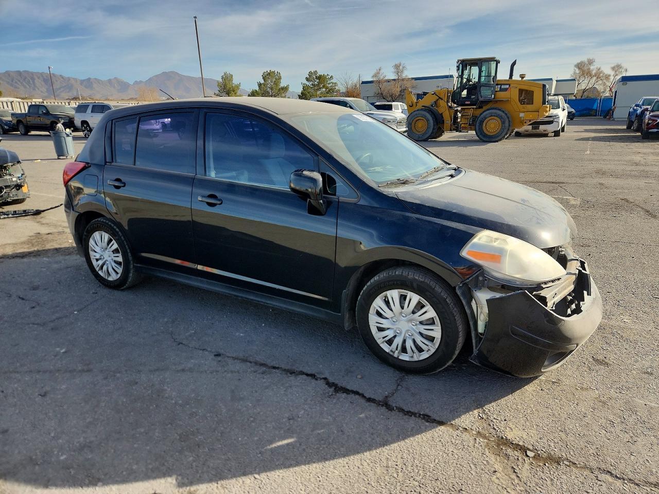 2011 NISSAN VERSA S photo 4