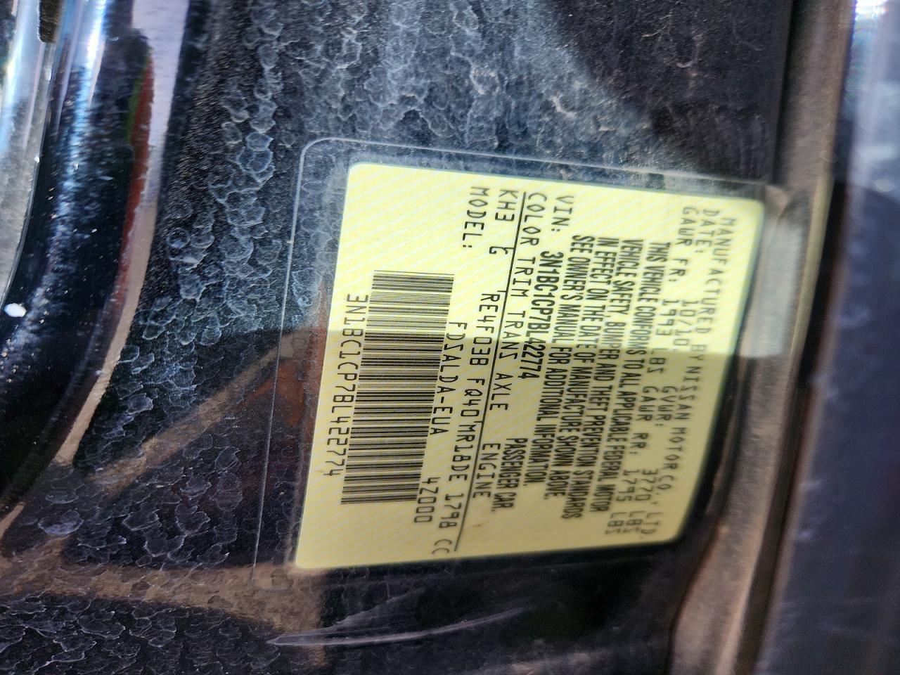 2011 NISSAN VERSA S photo 12