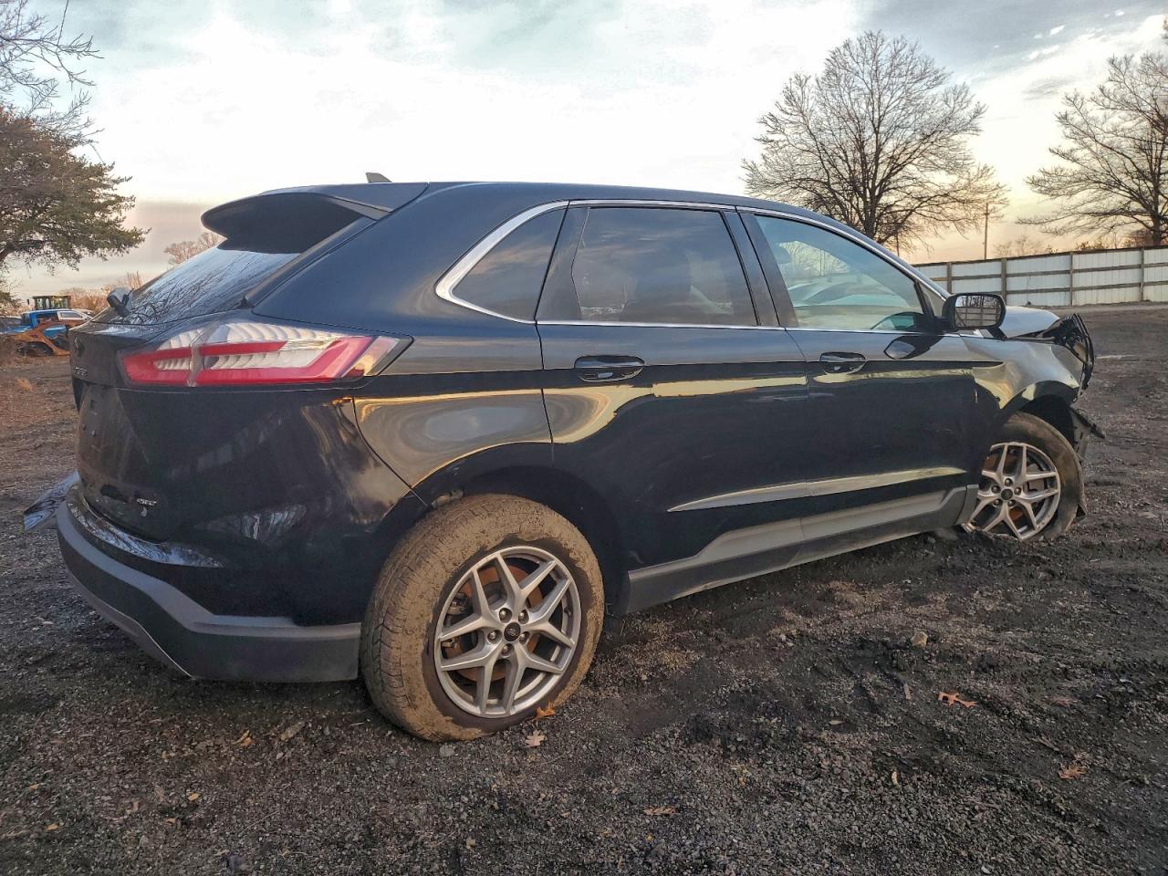 2024 FORD EDGE SEL photo 3