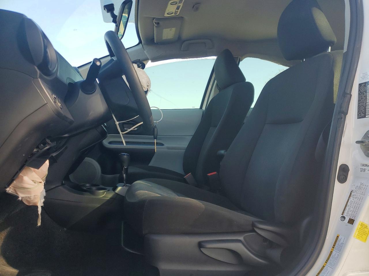 2013 TOYOTA PRIUS C photo 7